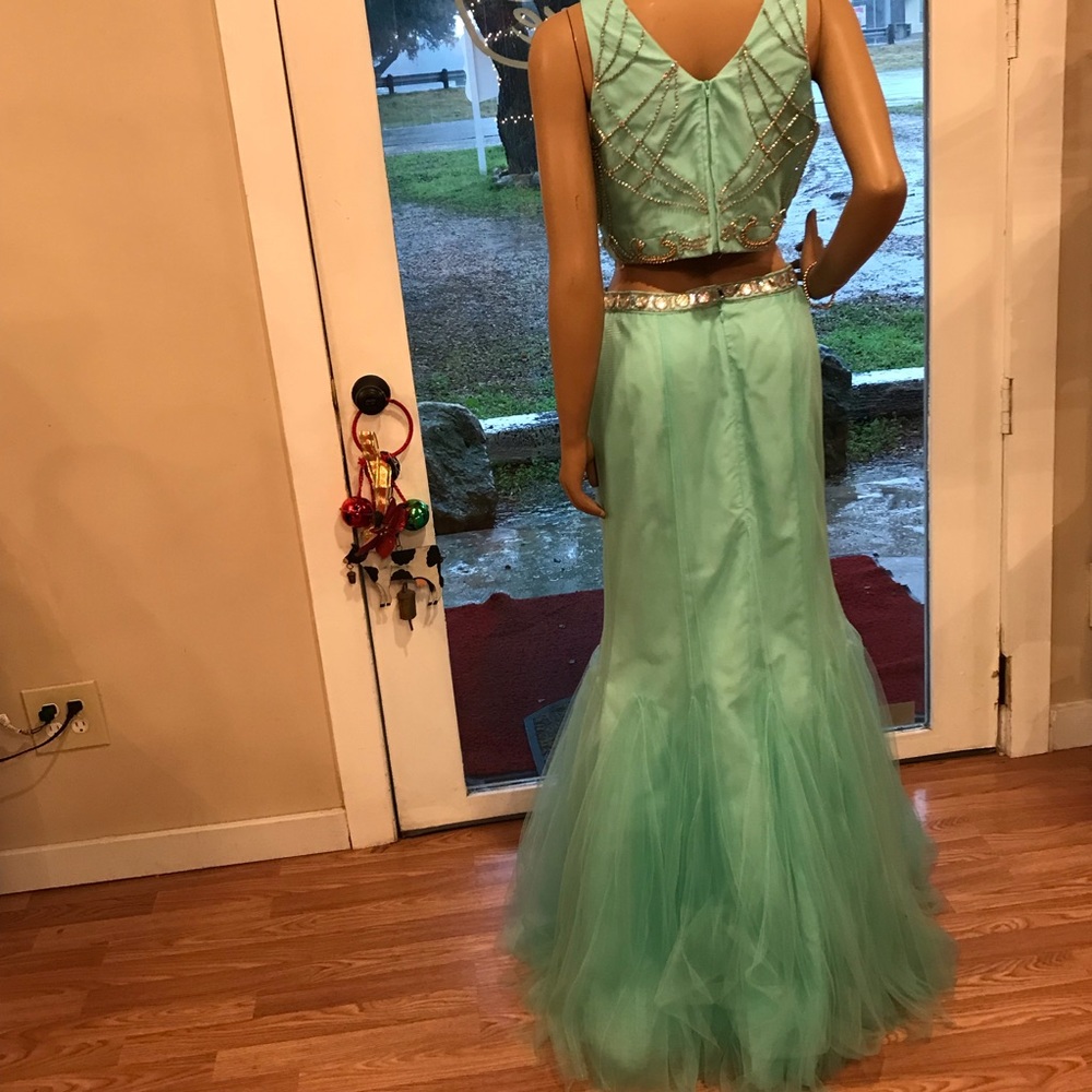 ALLYβS FORMAL WEAR πHPπ - Picture 7 of 9